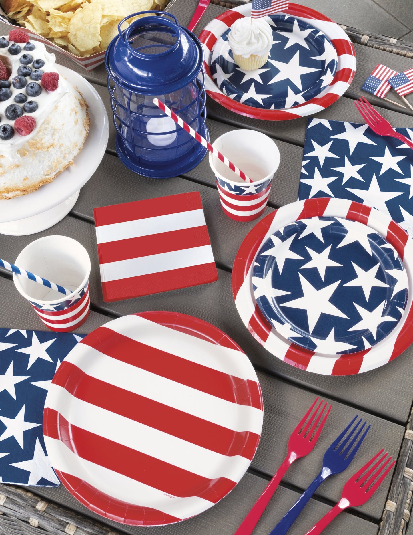 Stars and Stripes Patriotic 4th of July Party Supplies Pack | Stars and Stripes Plates | Stars and Stripes Napkins | Patriotic Plates | Patriotic Napkins